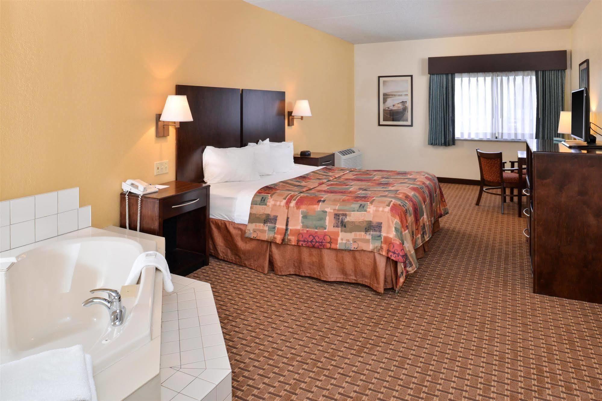 Best Western Port Clinton Extérieur photo